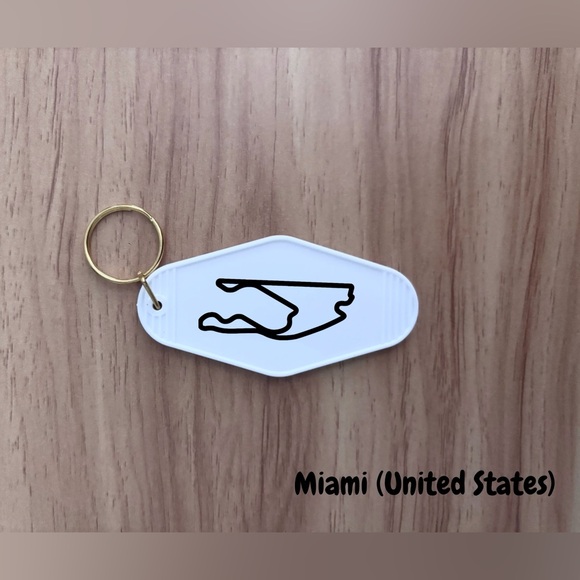 F1 Customizable Track Keychain - Picture 2 of 7